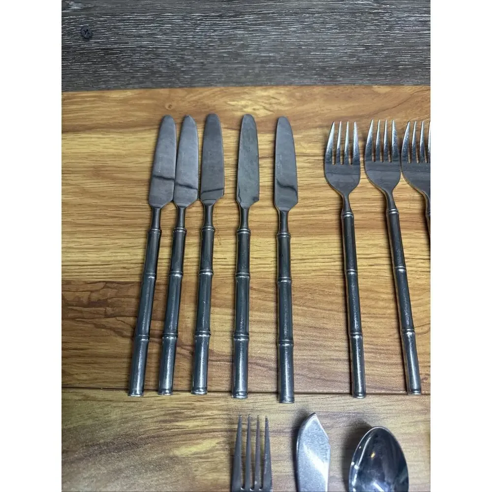 Stanley Roberts Tiburon Round Bamboo Handle Stainless Flatware 17 Pc Set